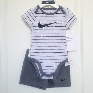 NWT NIKE 2PC set